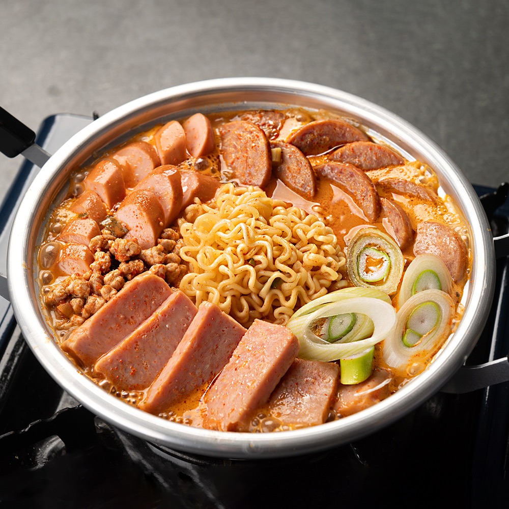 간편 부대찌개 밀키트 캠핑음식 전골 제품 이미지