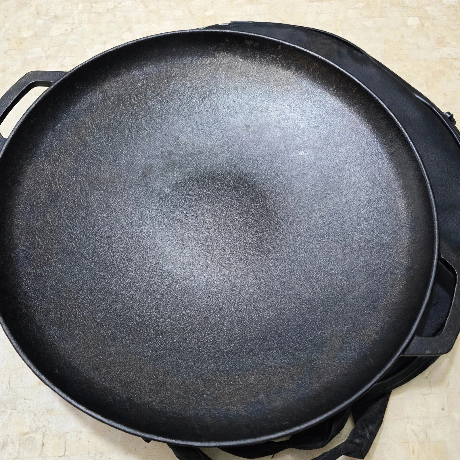 꾸버스 그리들 38cm 캠핑 무쇠 주물 팬 원형 바베큐그릴
